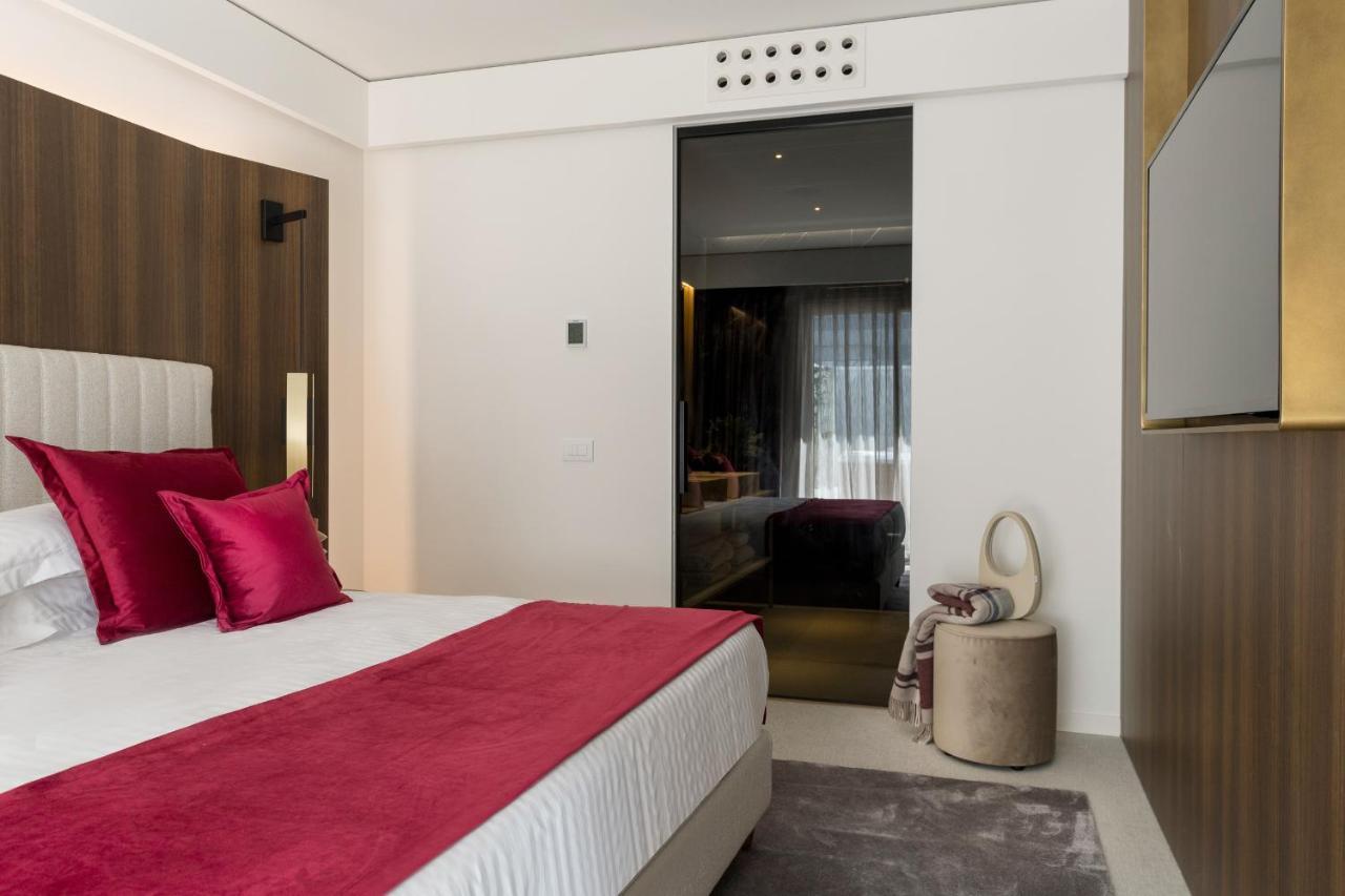 We Me Suite Hotel Riccione Exterior photo