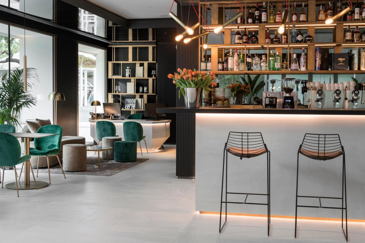 We Me Suite Hotel Riccione Exterior photo